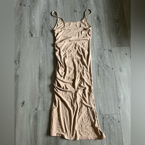 Wilfred Riddle Midi Ruched Dress size Small in Nude - Picture 5 of 5